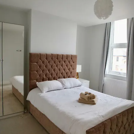 Cosy Room Near Westfield Stratford